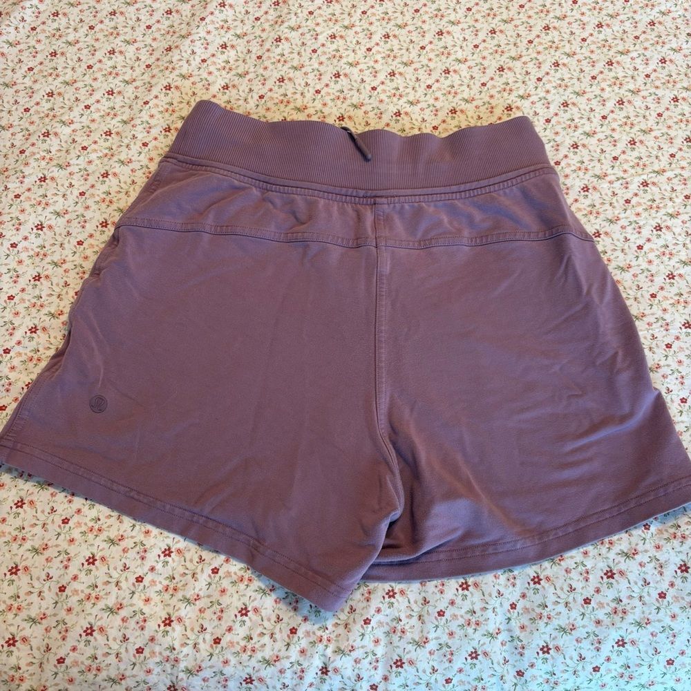 Lululemon Every Moment Short *3.5"
Vintage Quartz - Picture 7 of 8
